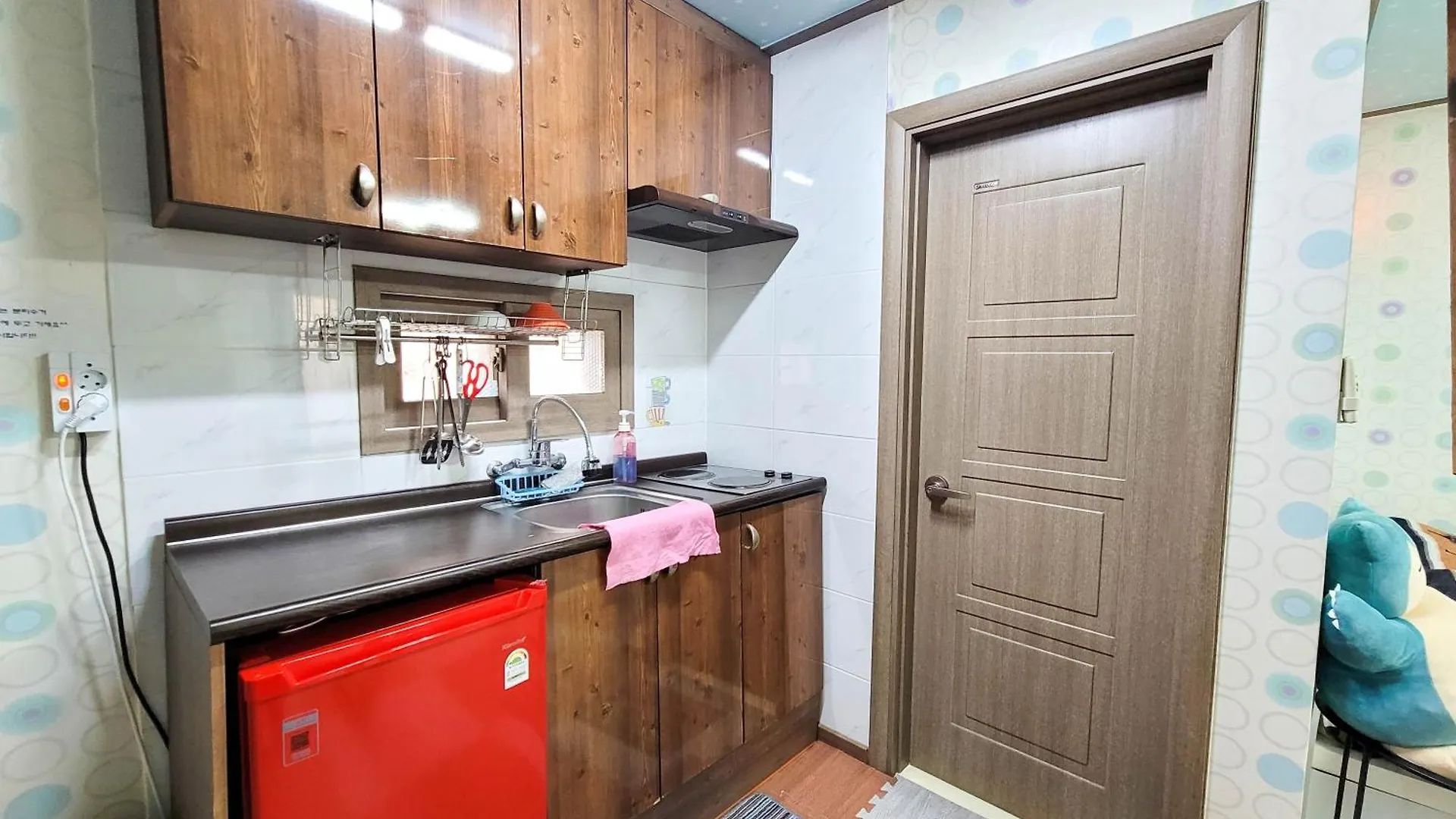 Jun Live Pension in Gangwha Kuk-ch'on 3*,